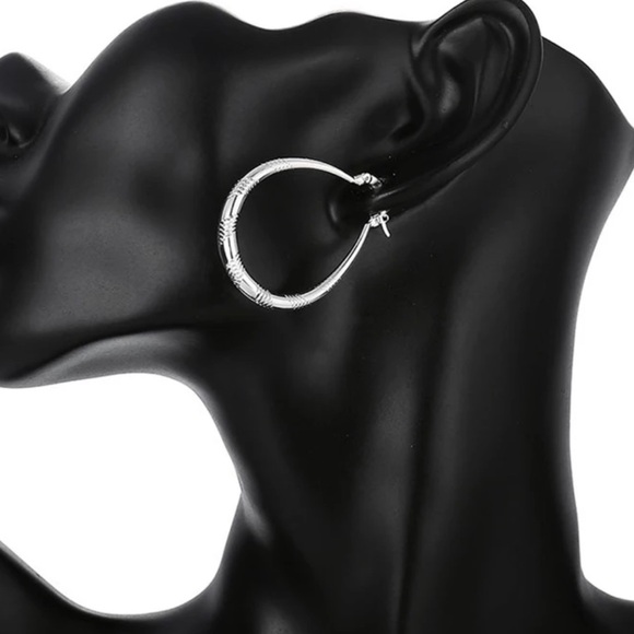 New 925 Sterling Silver Hoop Earrings - Picture 8 of 8